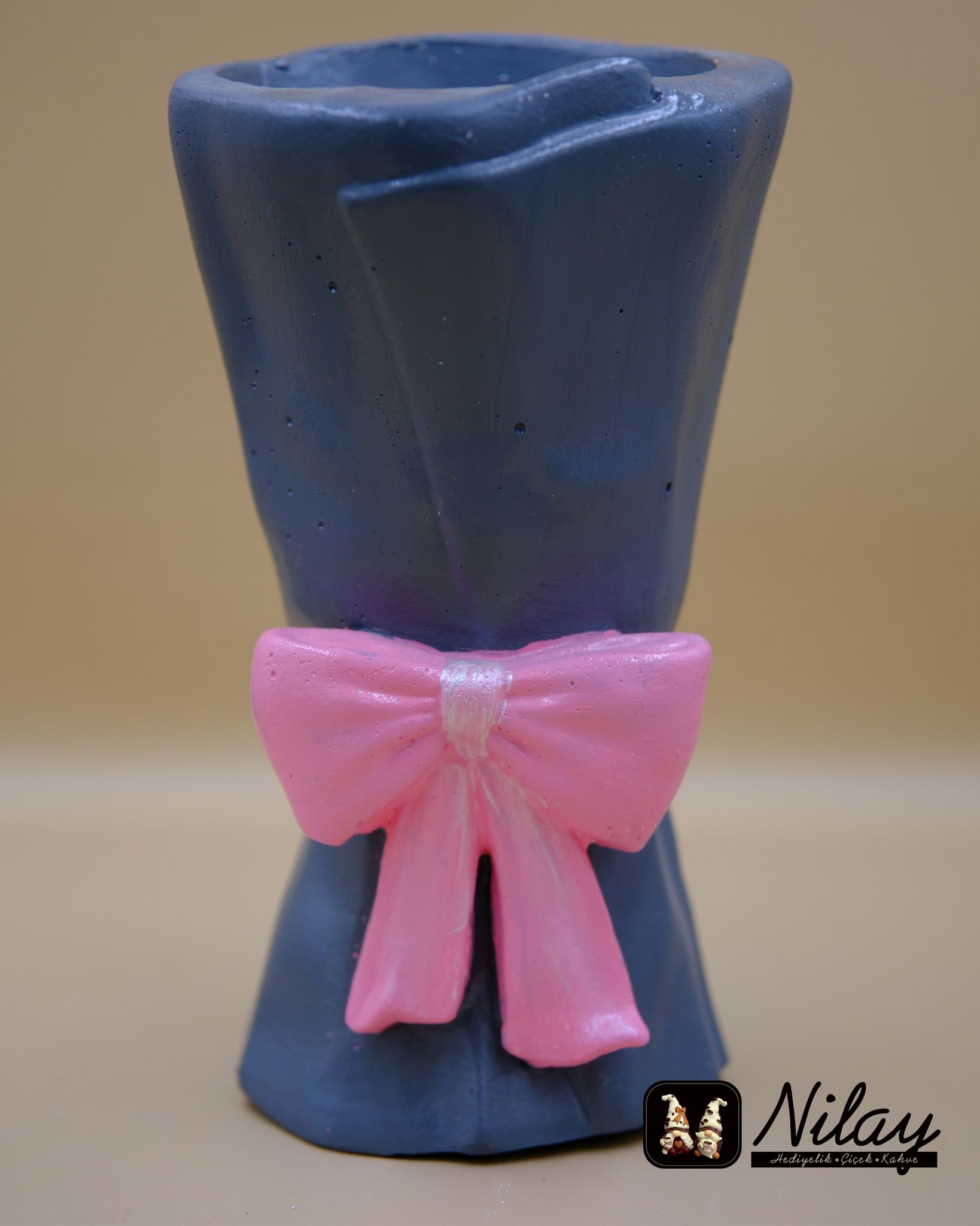 Büyük Kurdeleli Vazo